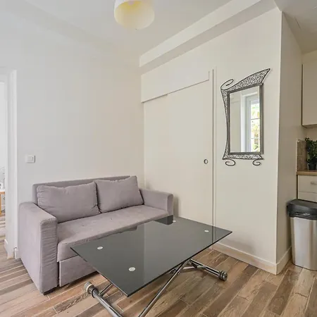 Truffaut Apartment *